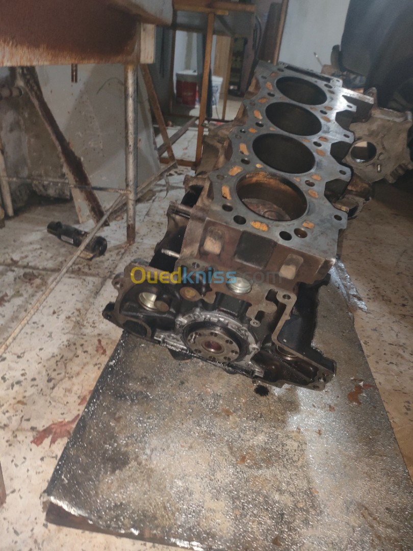 Demi moteur B2900 Ford .mazda