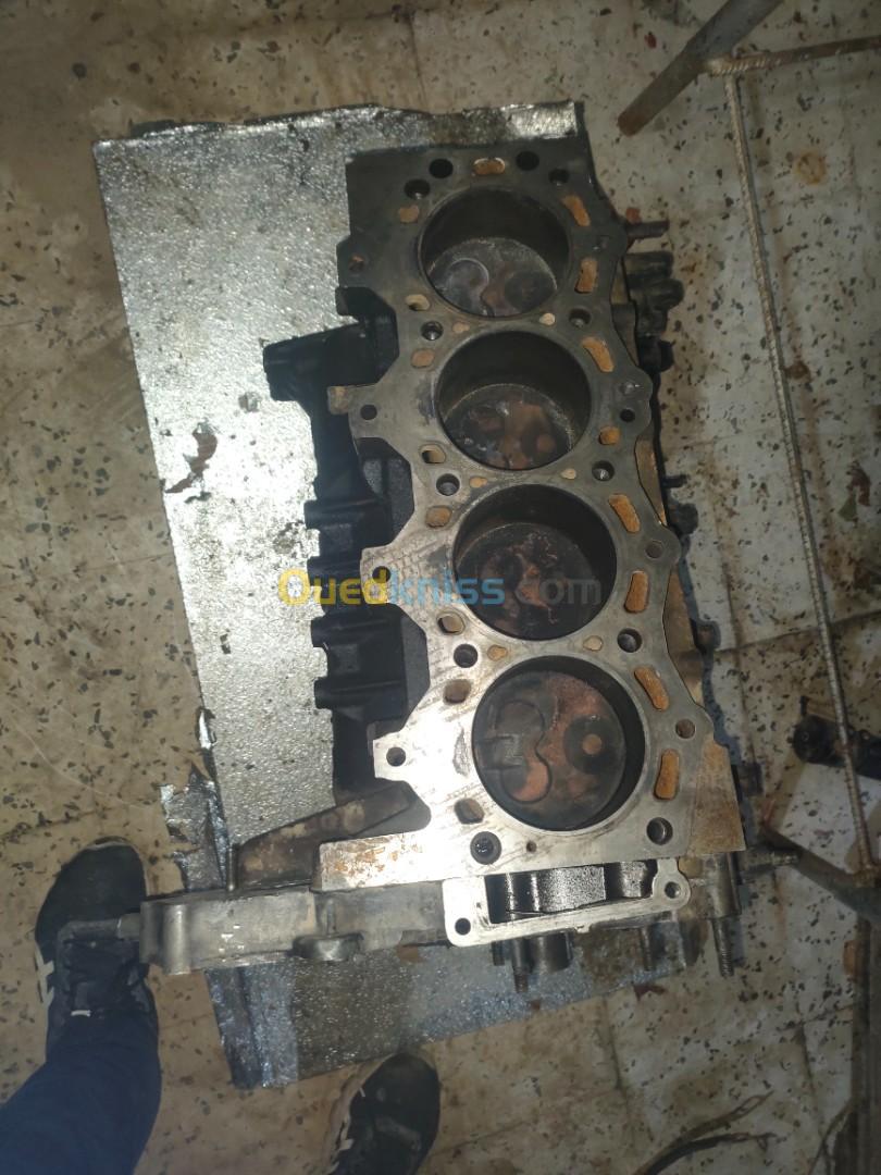 Demi moteur B2900 Ford .mazda