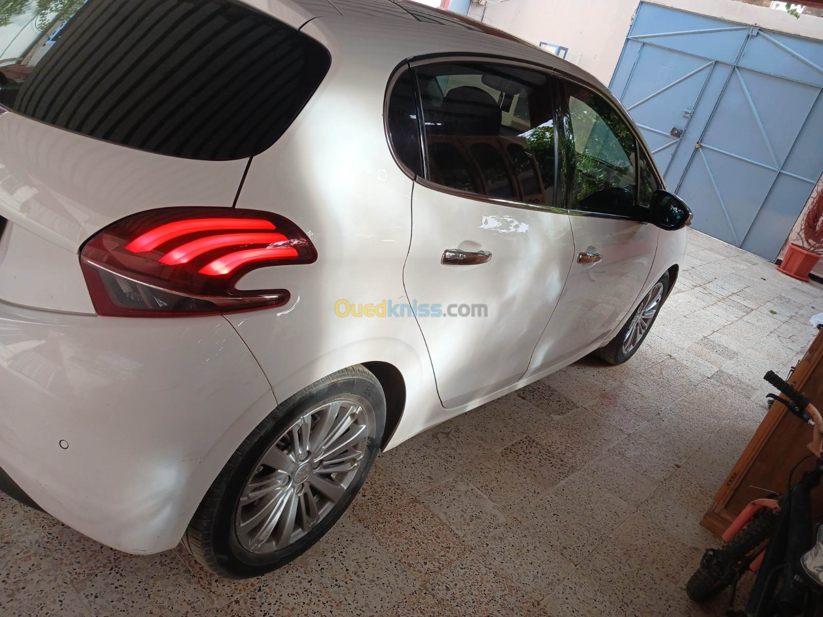 Peugeot 208 2016 Allure Facelift