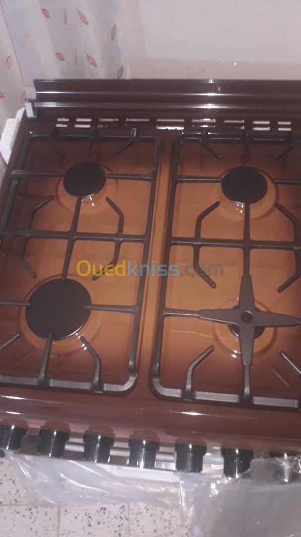 موقد طبخ Cuisiniere arthur martin marron 4feux 