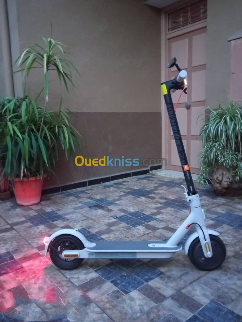 Mi  Xiaomi Mi Electric Scooter 3 trottinette Xiaomi 