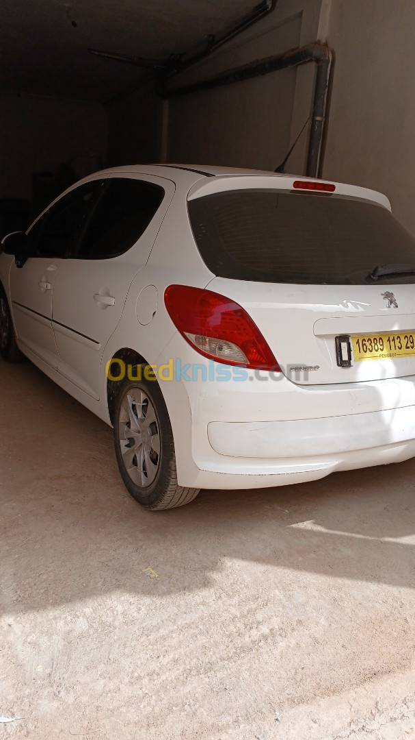 Peugeot 207 2013 207+