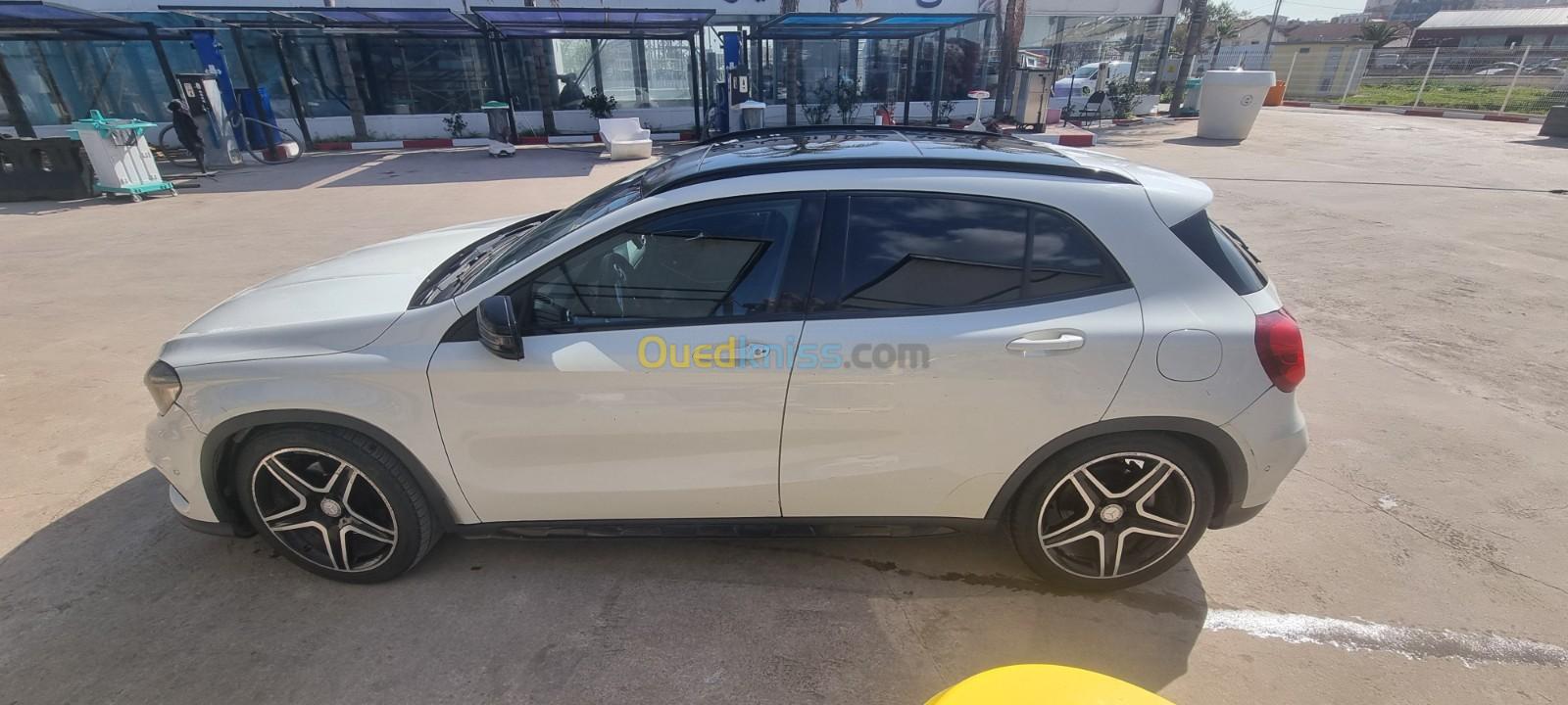 Mercedes GLA 2015 GLA