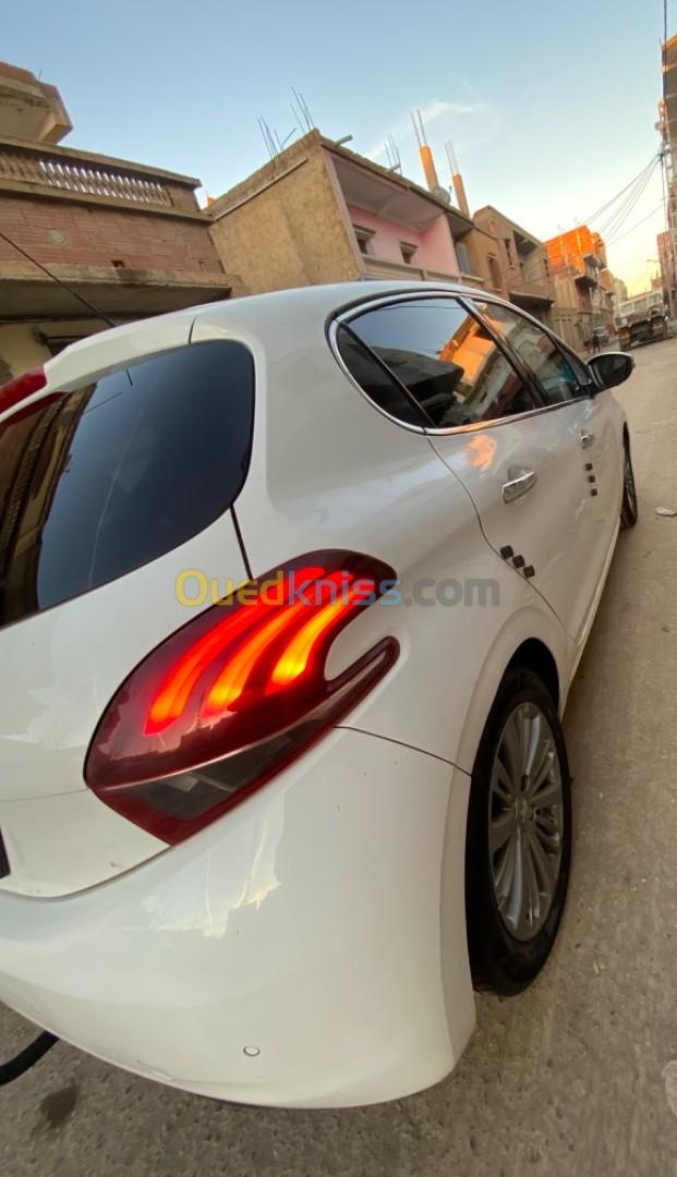 Peugeot 208 2015 Allure Facelift