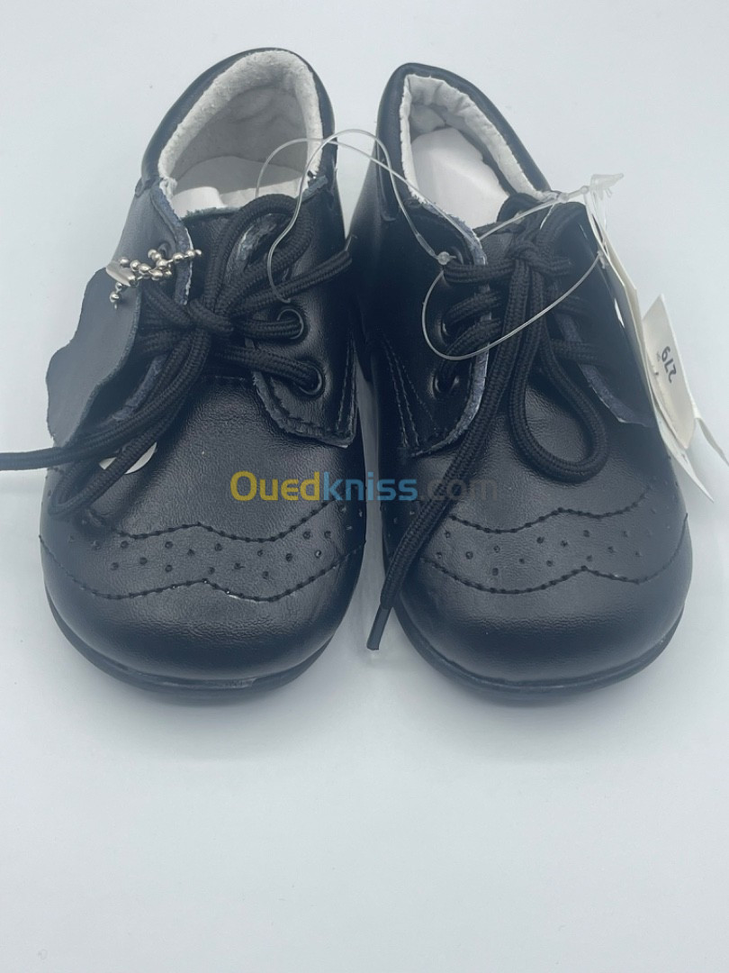 Chaussures bébé neuves marque KIABI