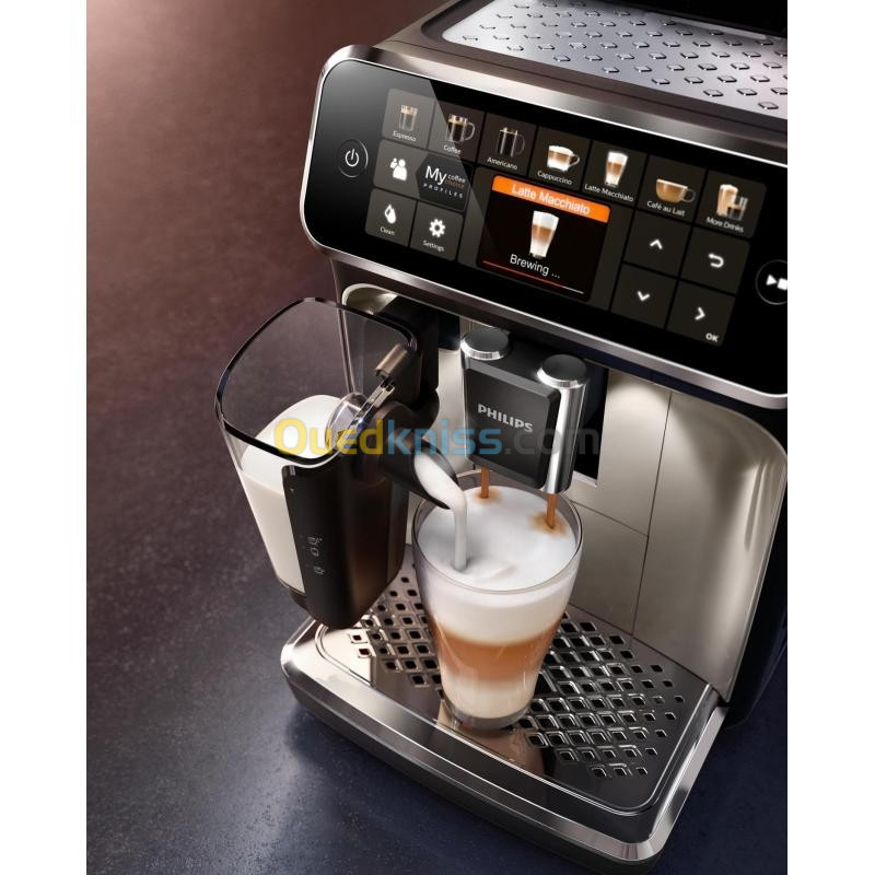 Machine a cafe avec broyeur cappuccino 15 BARS Philips SERIE 5400 EP5447/90 Noir