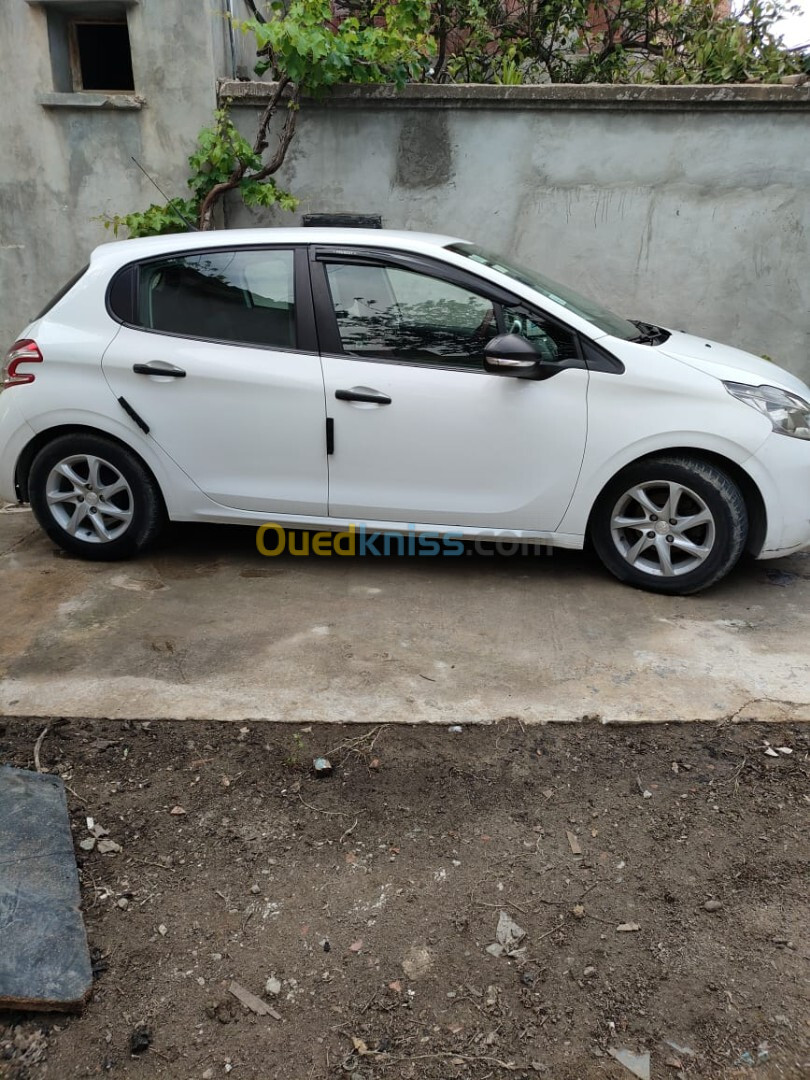 Peugeot 208 2015 Active Facelift