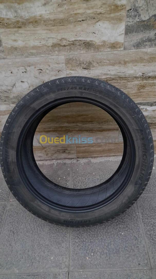 PNEU MICHELIN Dimention 265/45 R21