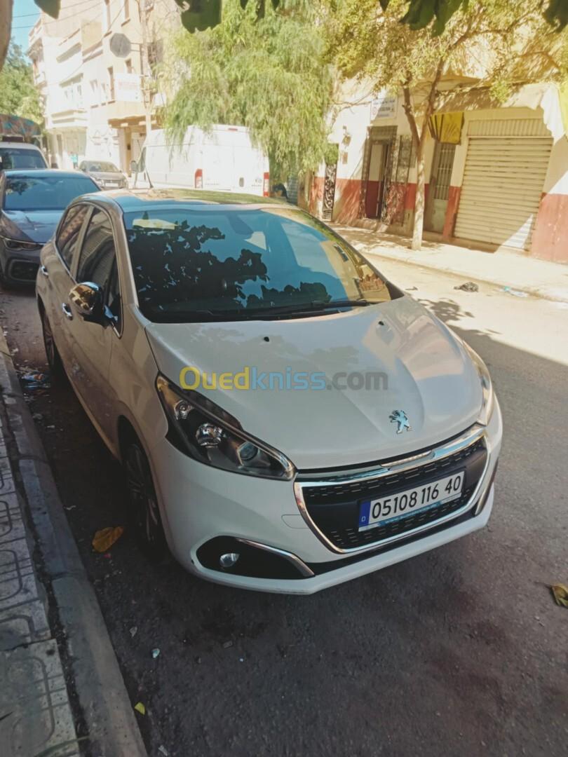 Peugeot 208 2016 Tout options