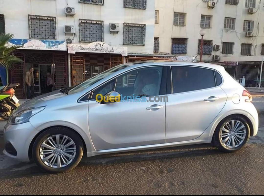 Peugeot 208 2015 Allure Facelift