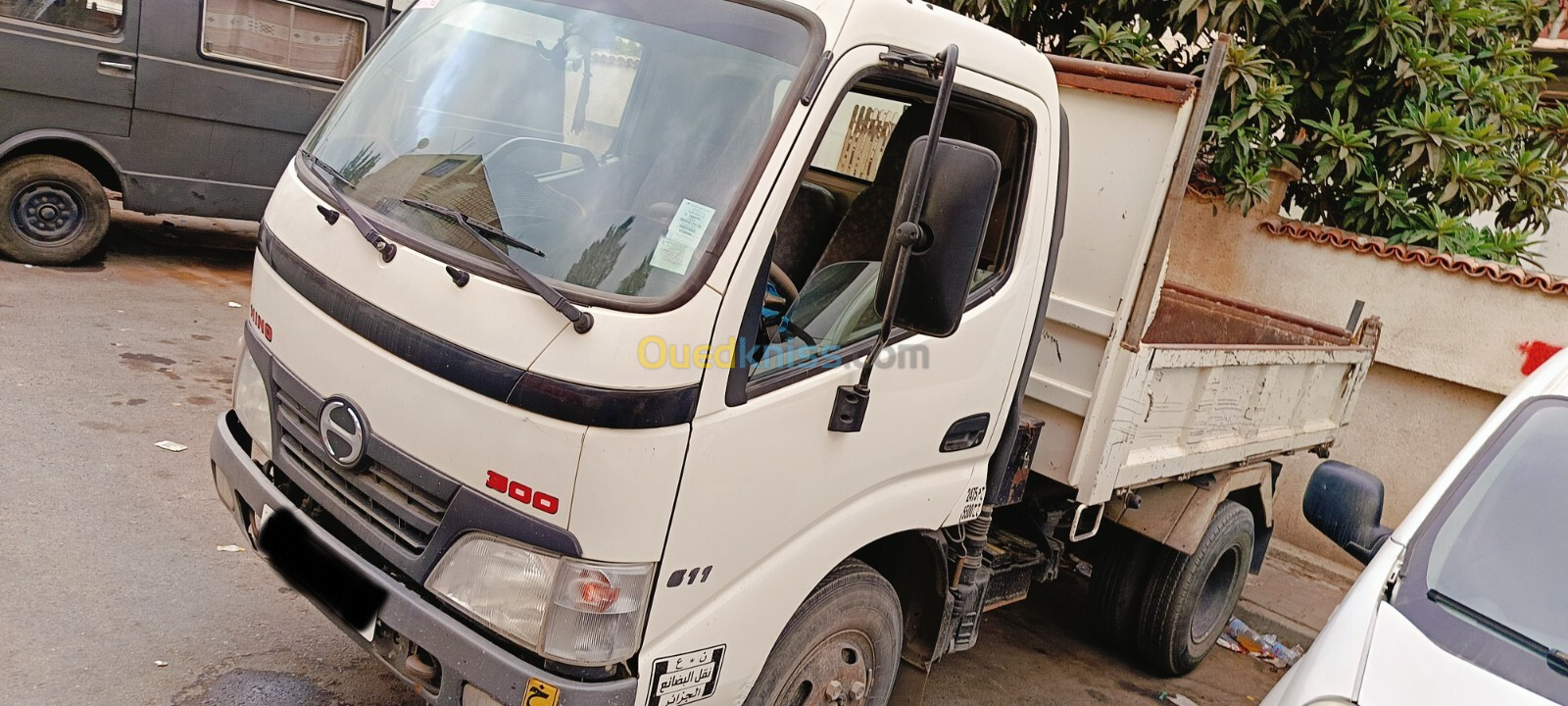 Hino Hino 2012