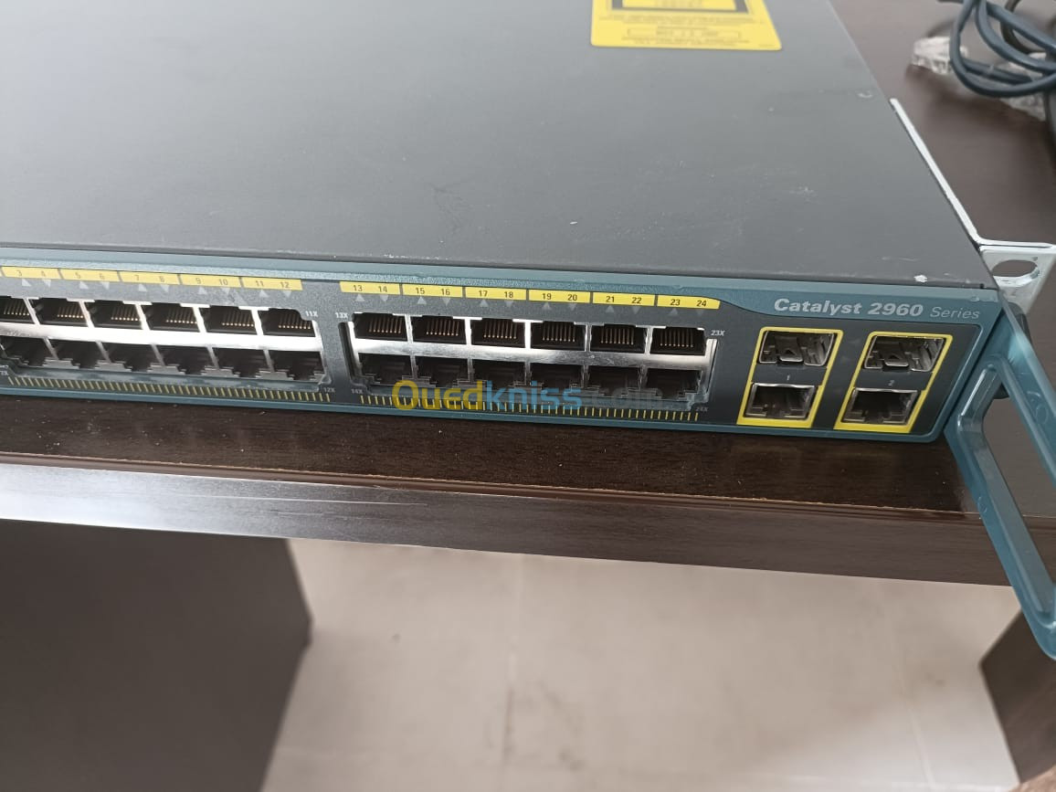 Cisco catalyst 2960 series POE 24 port