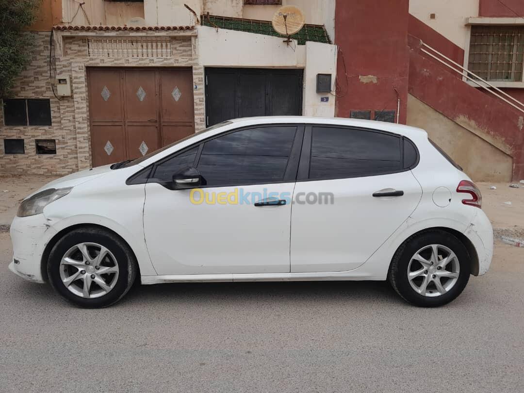 Peugeot 208 2015 Active