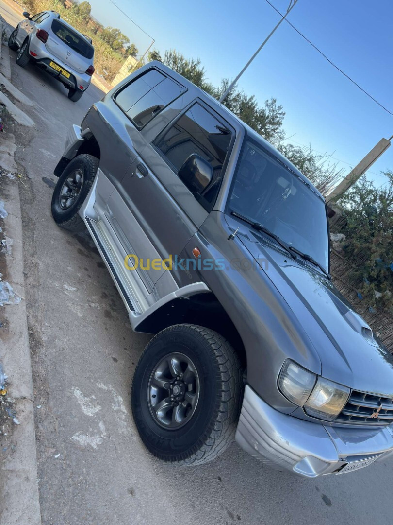 Mitsubishi Pajero Court 1998 