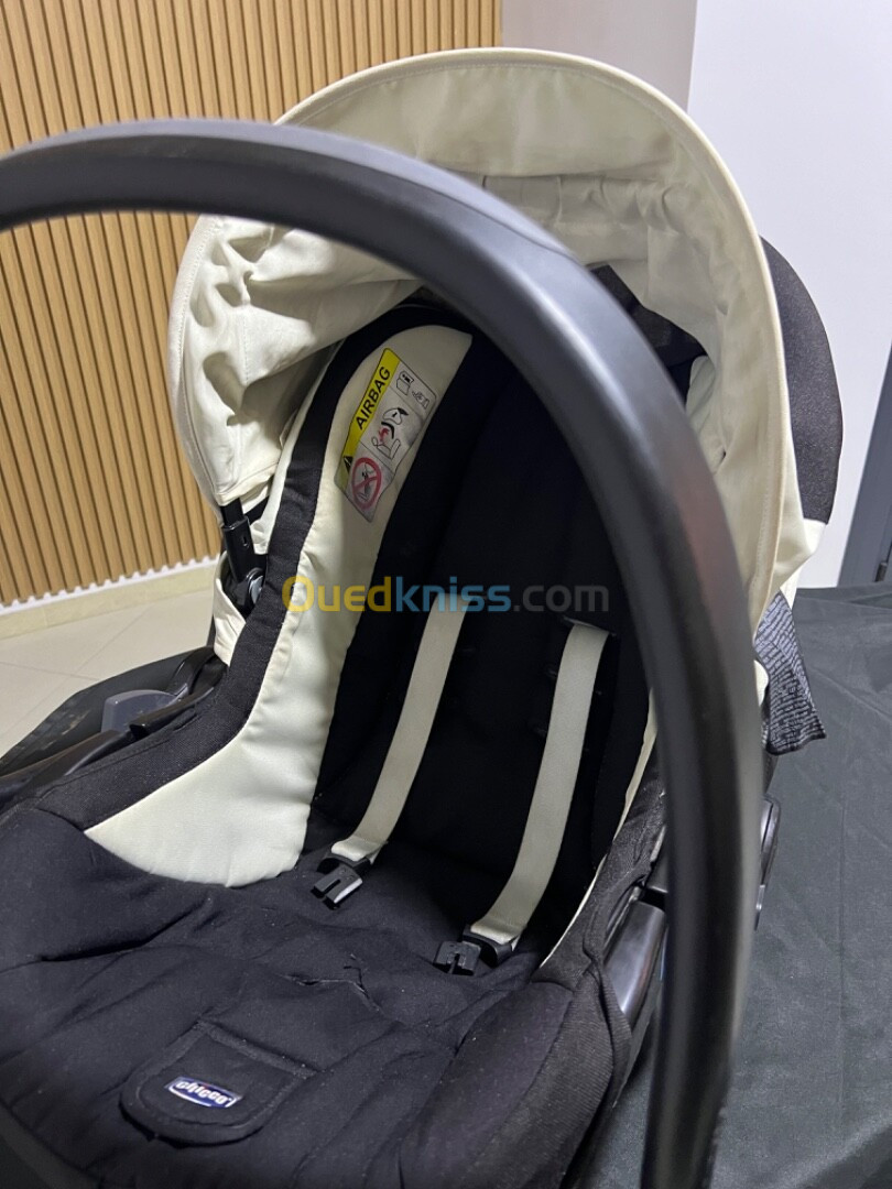 Siège auto cosy bébé Chicco 