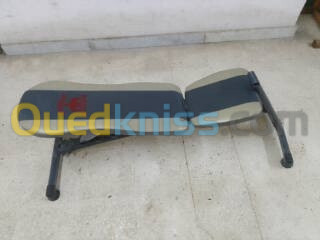 BANC DE MUSCULATION PLIABLE A VENDRE