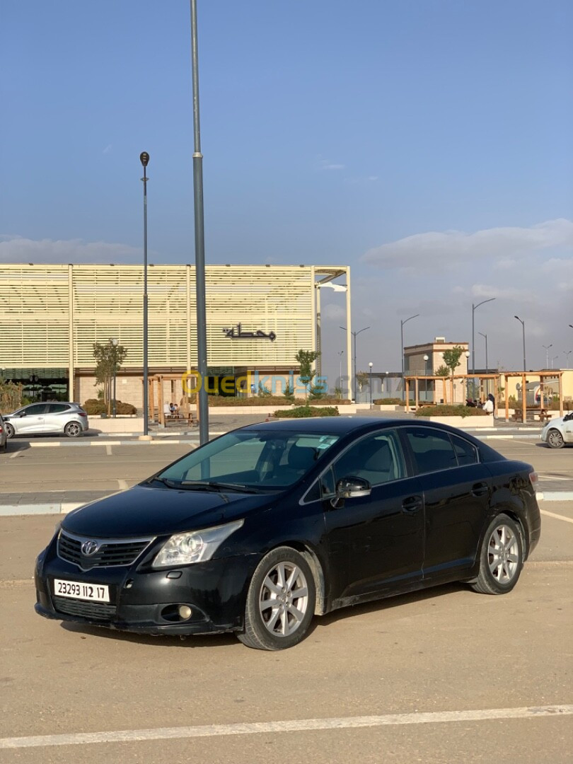 Toyota Avensis 2012 