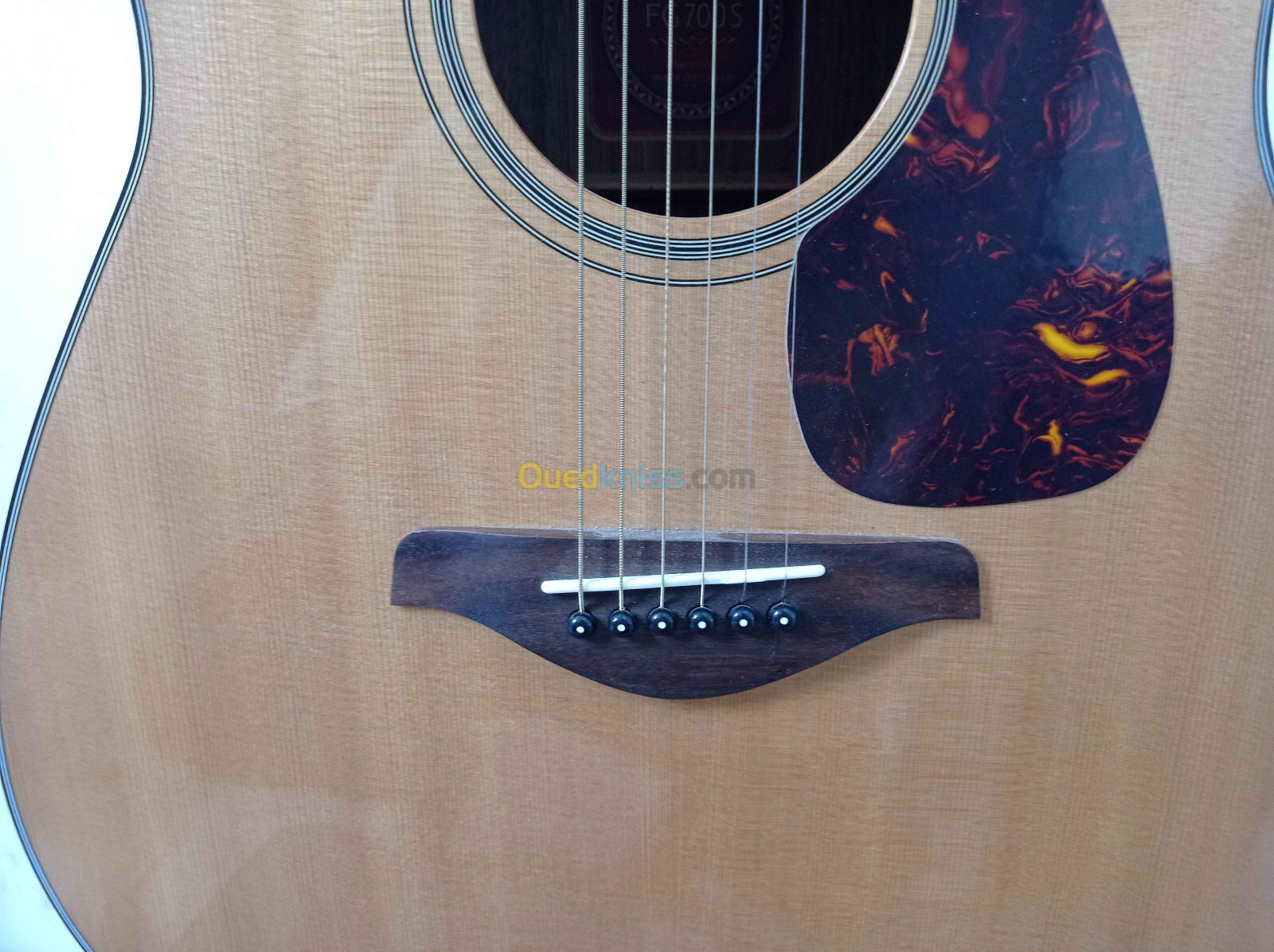 Guitar acoustique YAMAHA FG700S