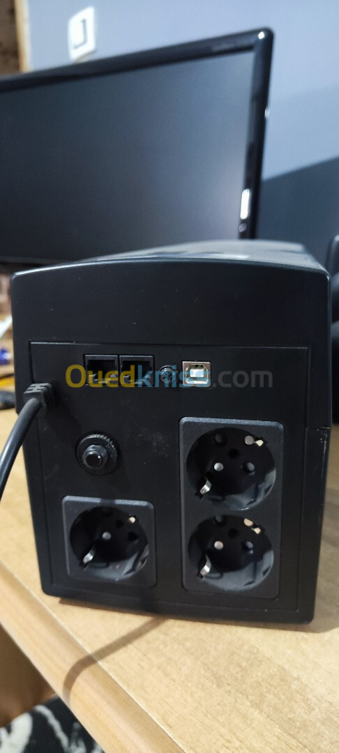 Onduleur UPS 720w