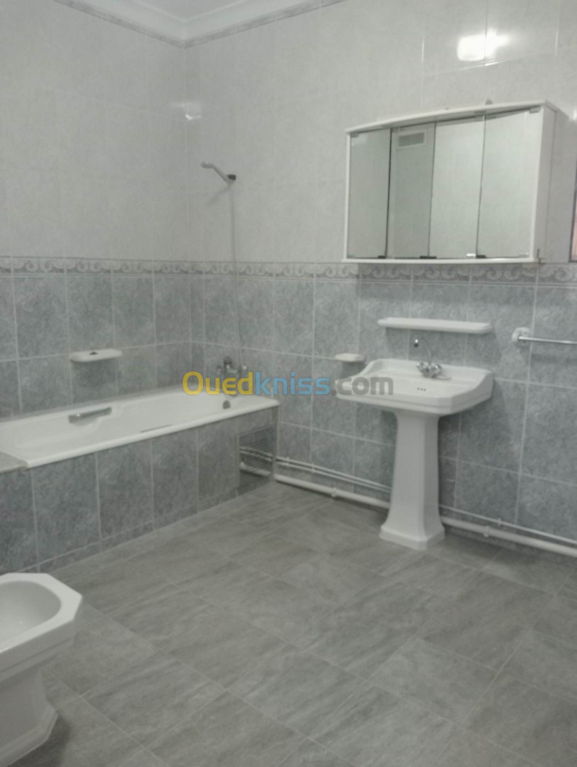 Location Appartement F5 Alger Dely brahim