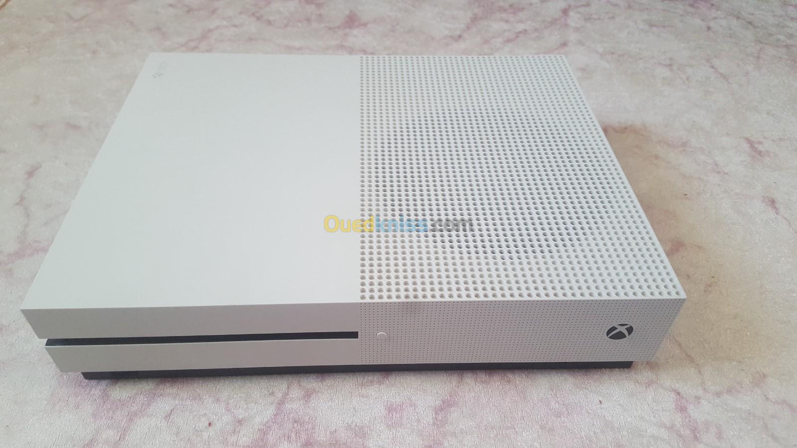 Xbox one s europienne 800go 