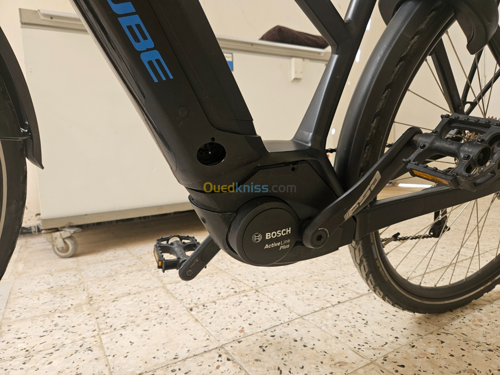 Vélo Électrique CUBE 