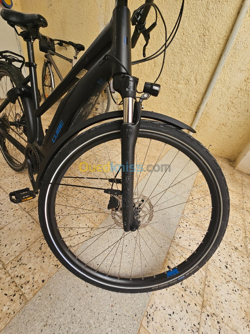 Vélo Électrique CUBE 