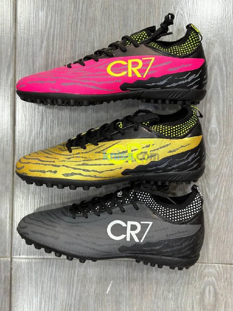 Soulier touut terrain CR7