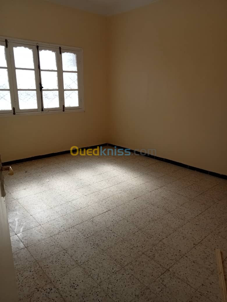 Location Appartement F5 Oran Sidi chami