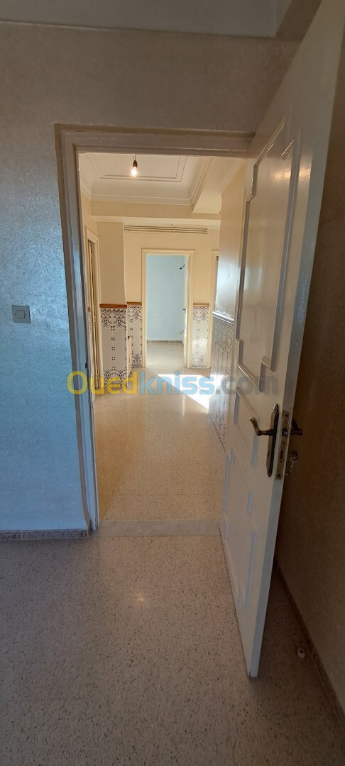 Location Appartement F3 Alger Saoula