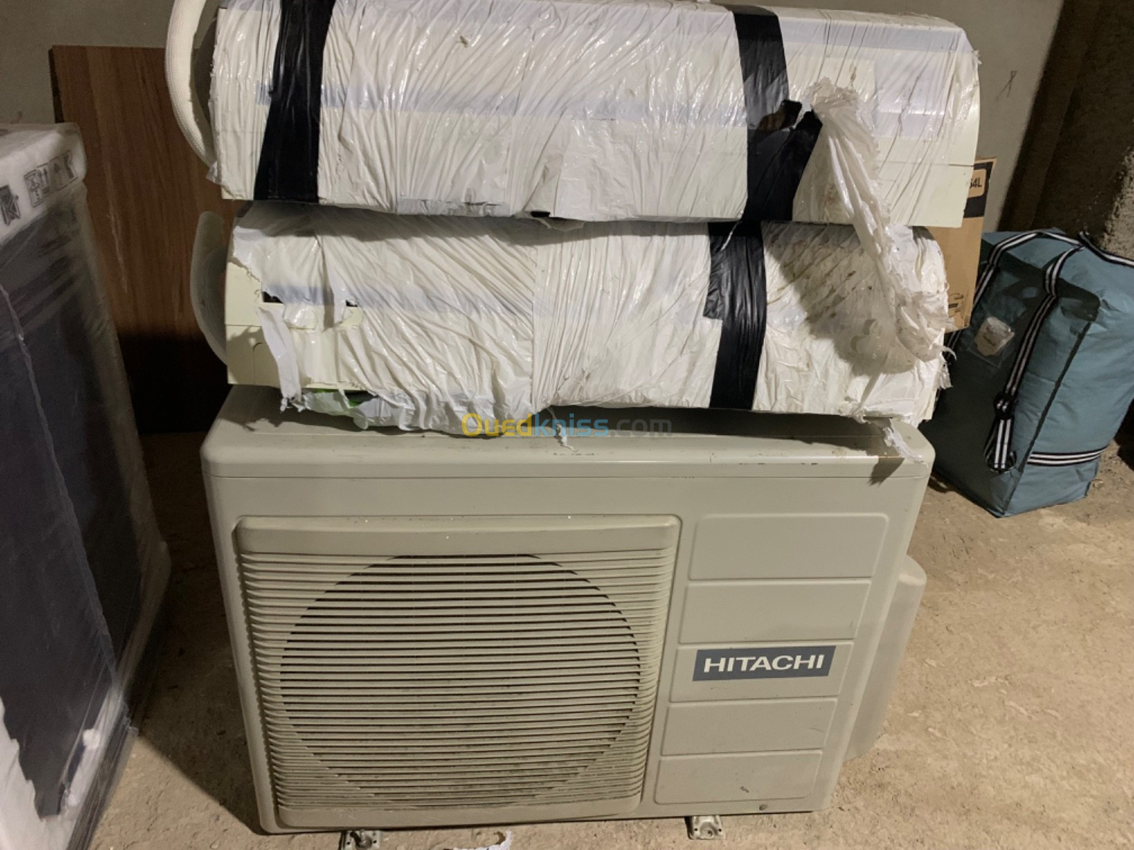 Climatiseur hitachi 24000 btu double splits 