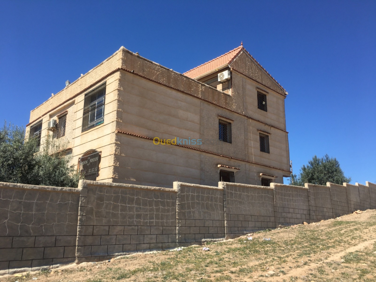 Vente Villa Bouira Oued el berdi