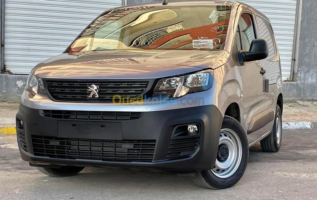 Peugeot Partner commercial K9 2022 K9