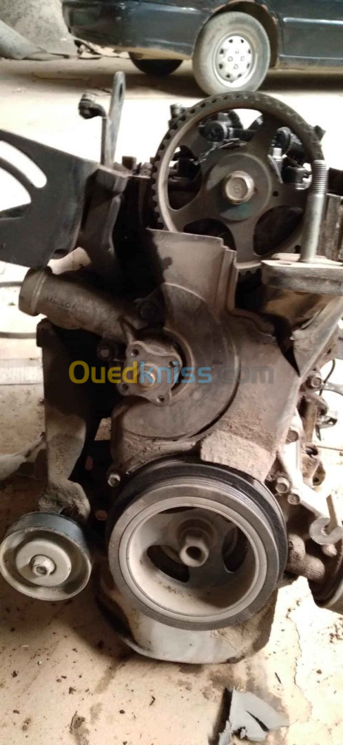 Hyundai Accent GLS 2011 Moteur pour piece