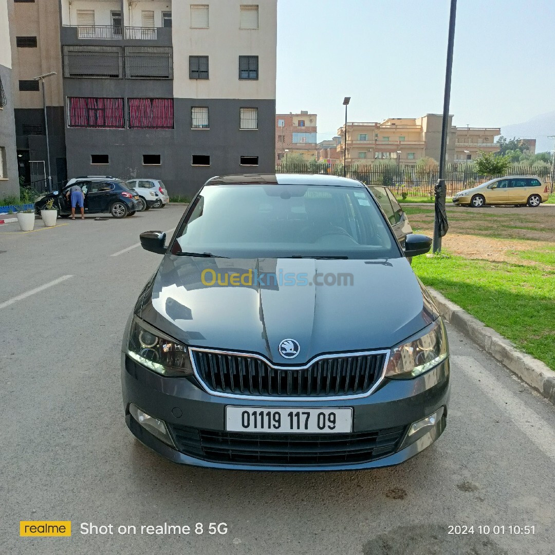 Skoda Fabia 2017 Style (avec toit panoramique)