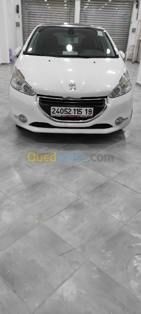 Peugeot 208 2015 Allure