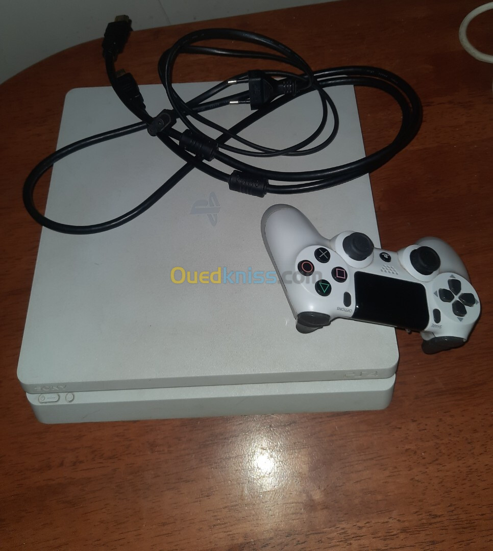 Ps4 slim blanc 