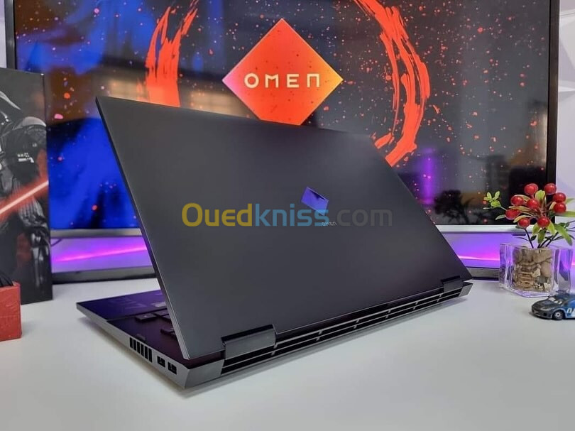 HP OMEN 17 2024/ RYZEN 7-8845HS /ram 16 gb ddr5/disk 1TB /NIVIDIA RTX 4060 8GB /17 .3 pouce QHD144hz