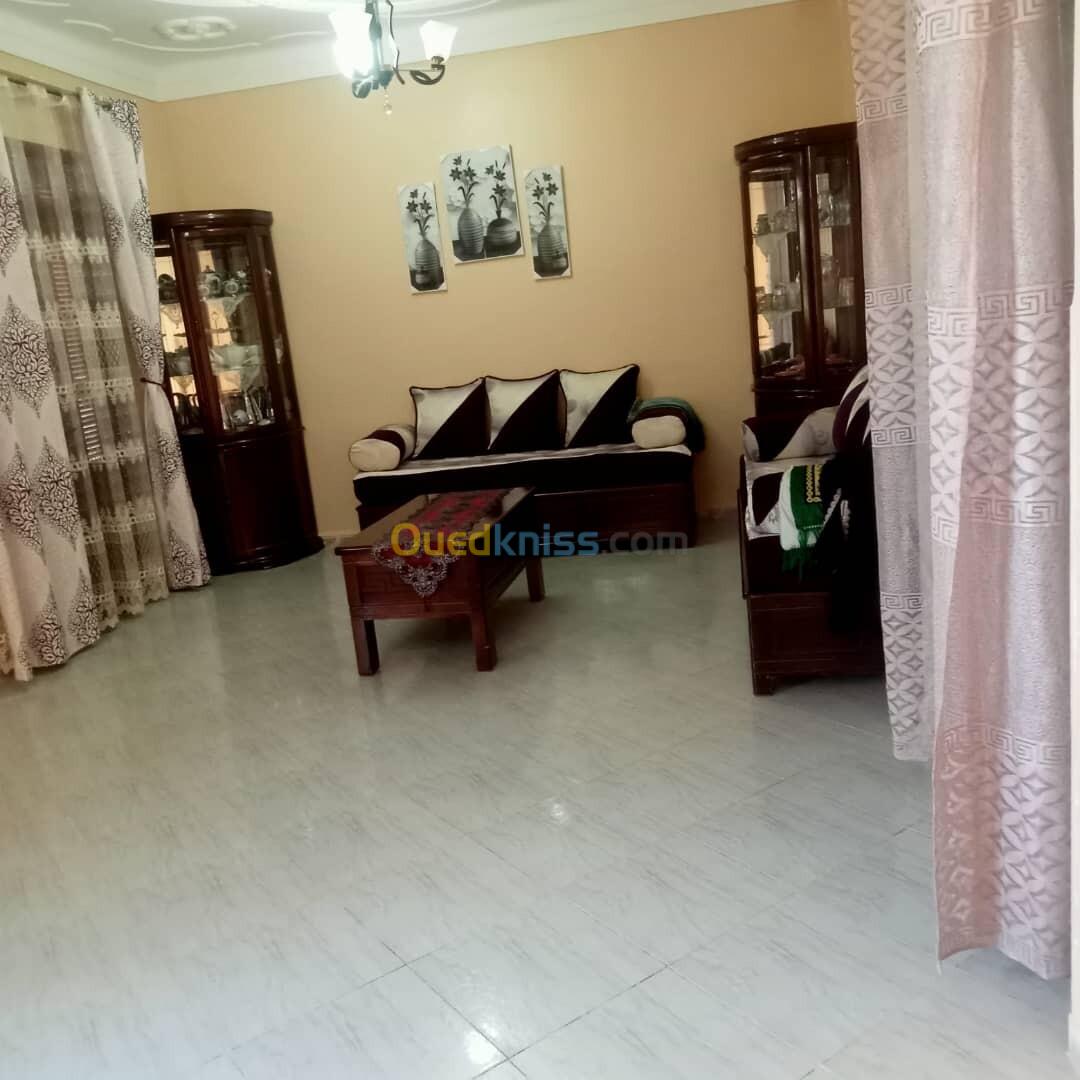 Location vacances Niveau De Villa F4 Tipaza Larhat