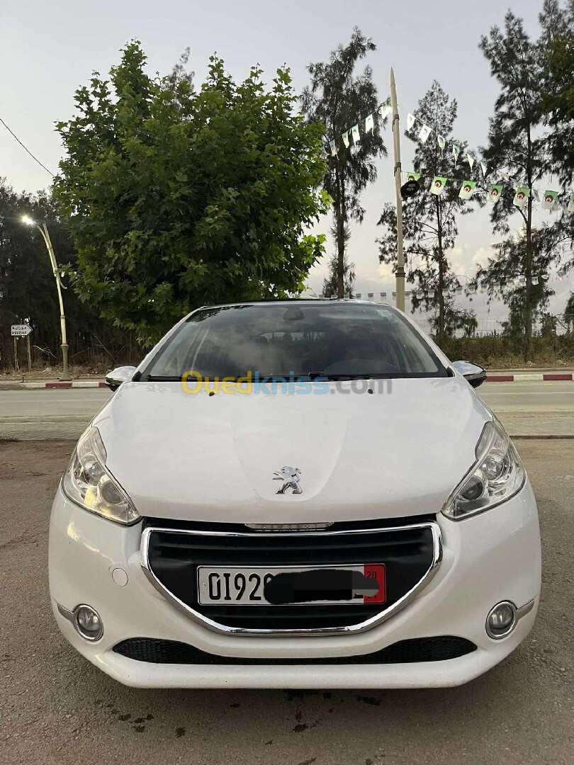 Peugeot 208 2015 Allure