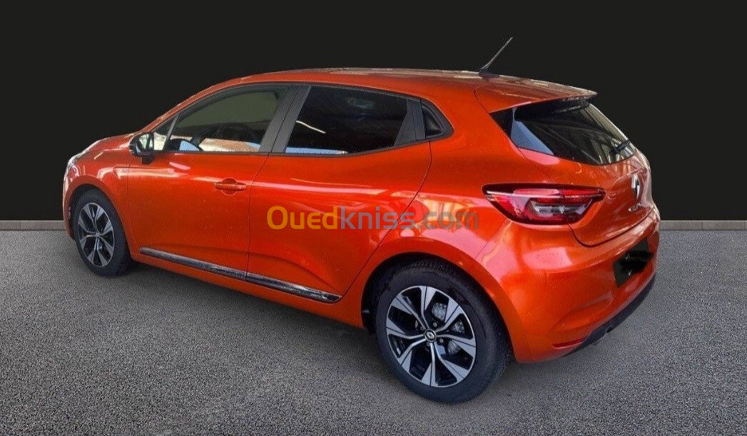 Renault clio 2023 EVOLUTION