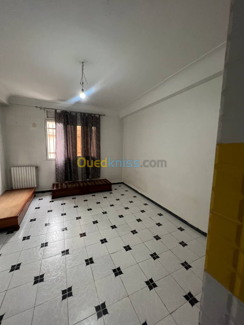 Location Appartement F1 Oran Es senia