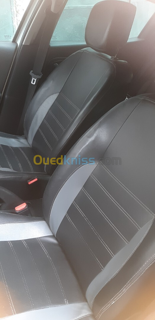 Renault Clio 4 2015 Limited 2