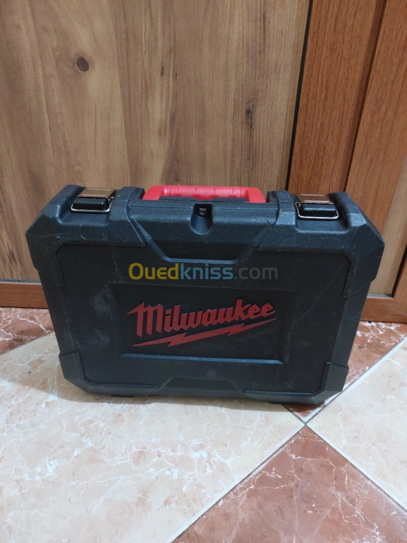 Perceuse Milwaukee PD2E 24 R