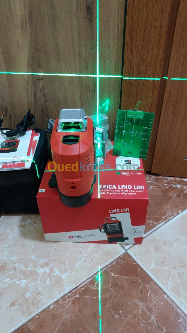 Niveau laser LEICA  3*360 ( à batterie) - 2022