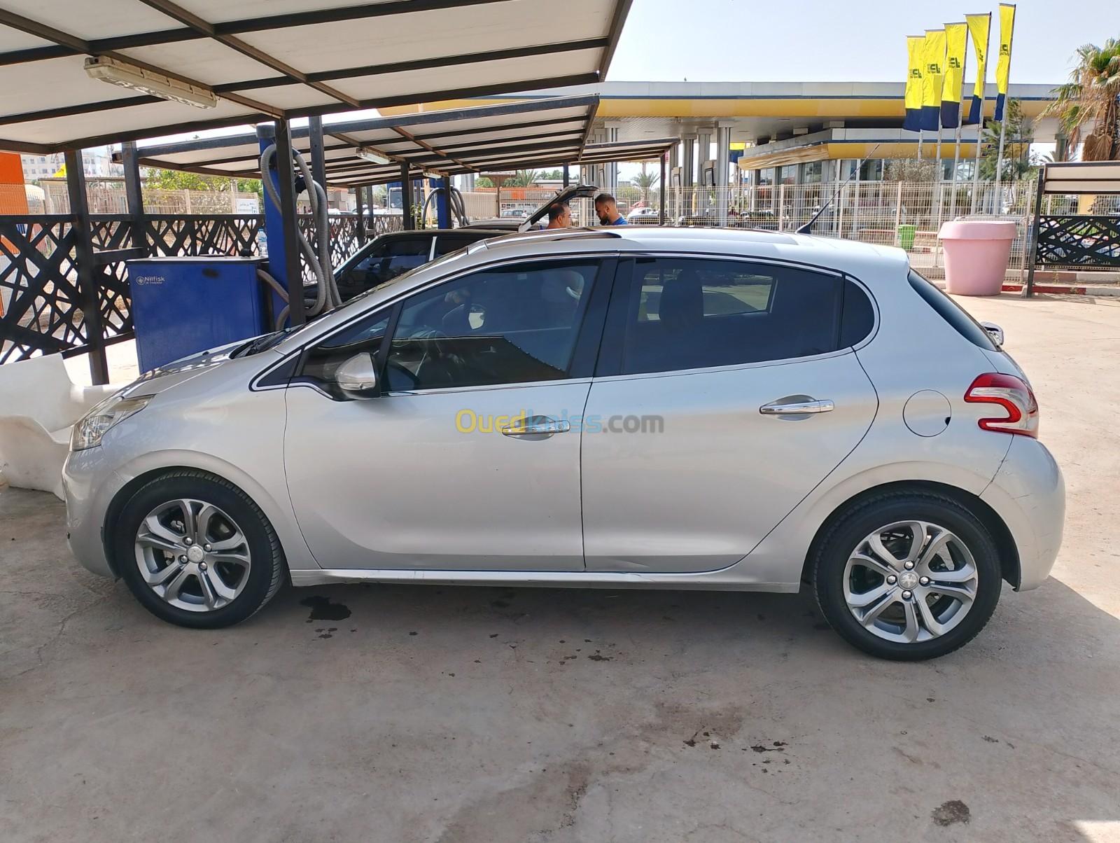 Peugeot 208 2014 