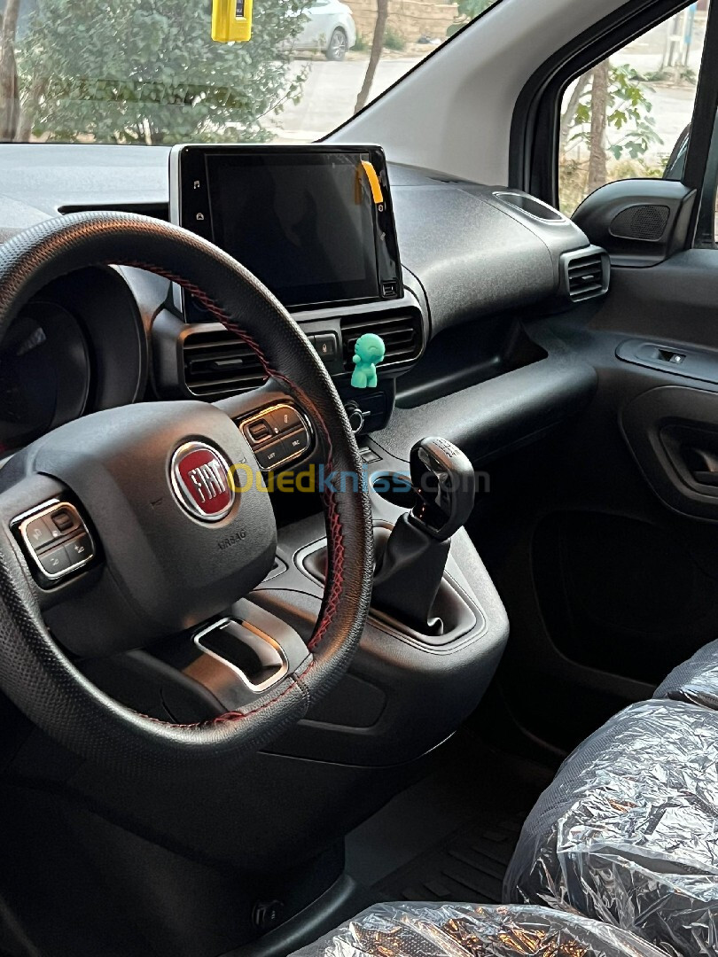 Fiat Doblo 2023 Italie