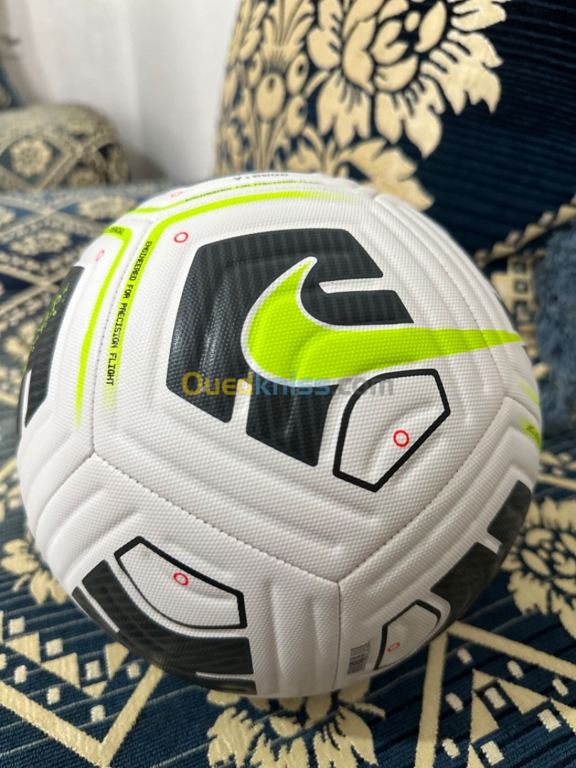 Ballon Nike académie 