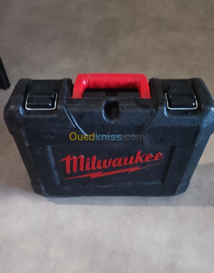 Visseuse perceuse Milwaukee 