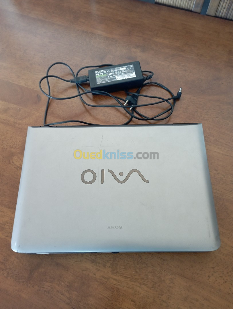 LAPTOP  SONY  VAIO + Cartable + Chargeur d'Origine